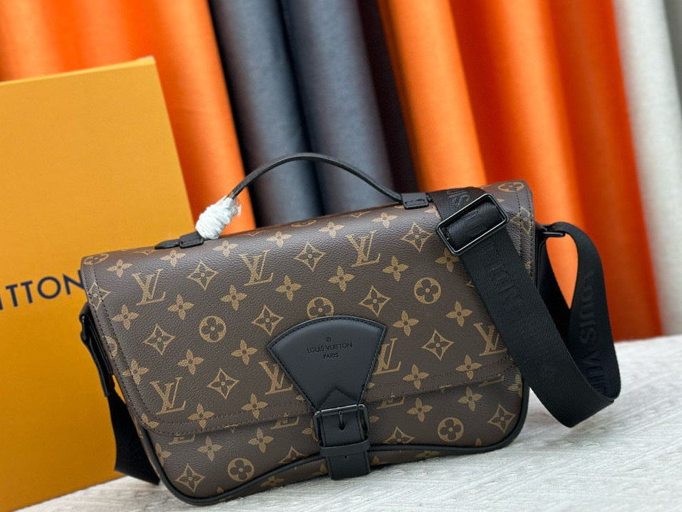 VL Crossbody Bag (21)