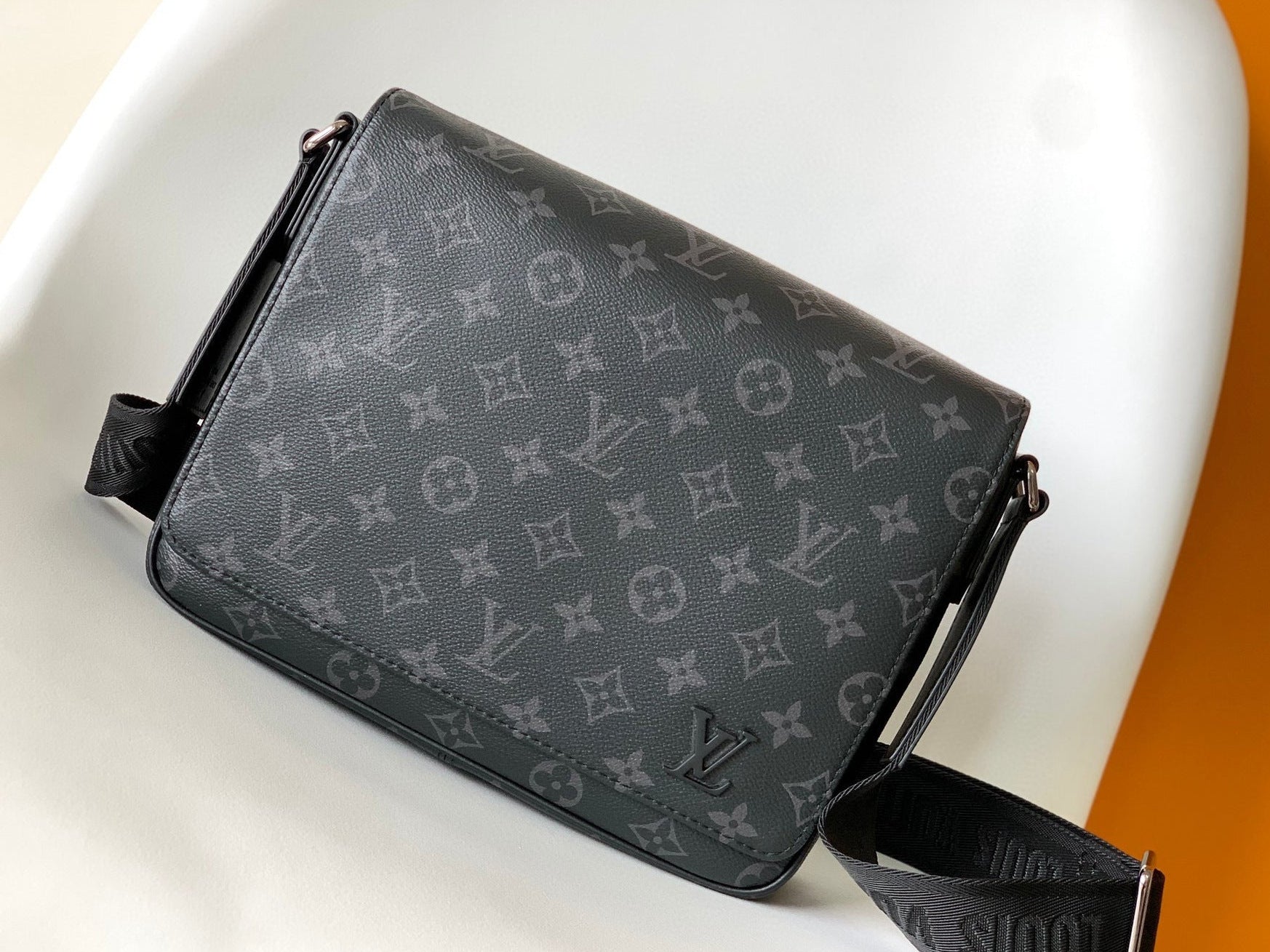 VL Crossbody Bag (21)