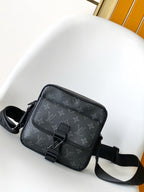 VL Crossbody Bag (21)