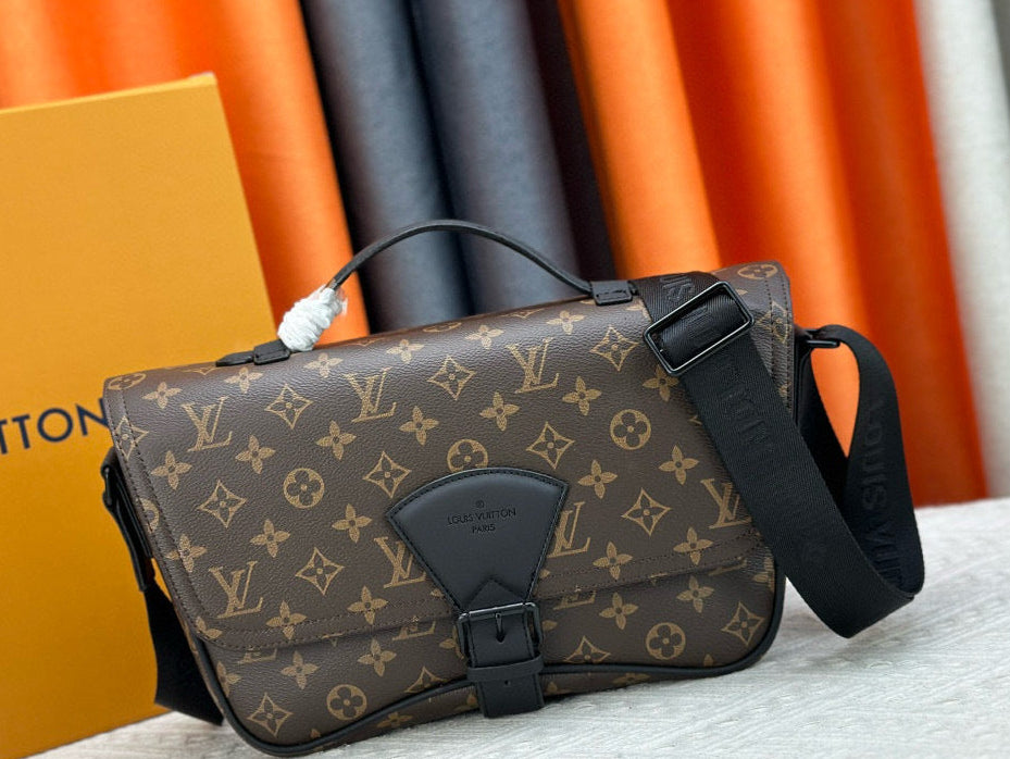 VL Crossbody Bag (21)