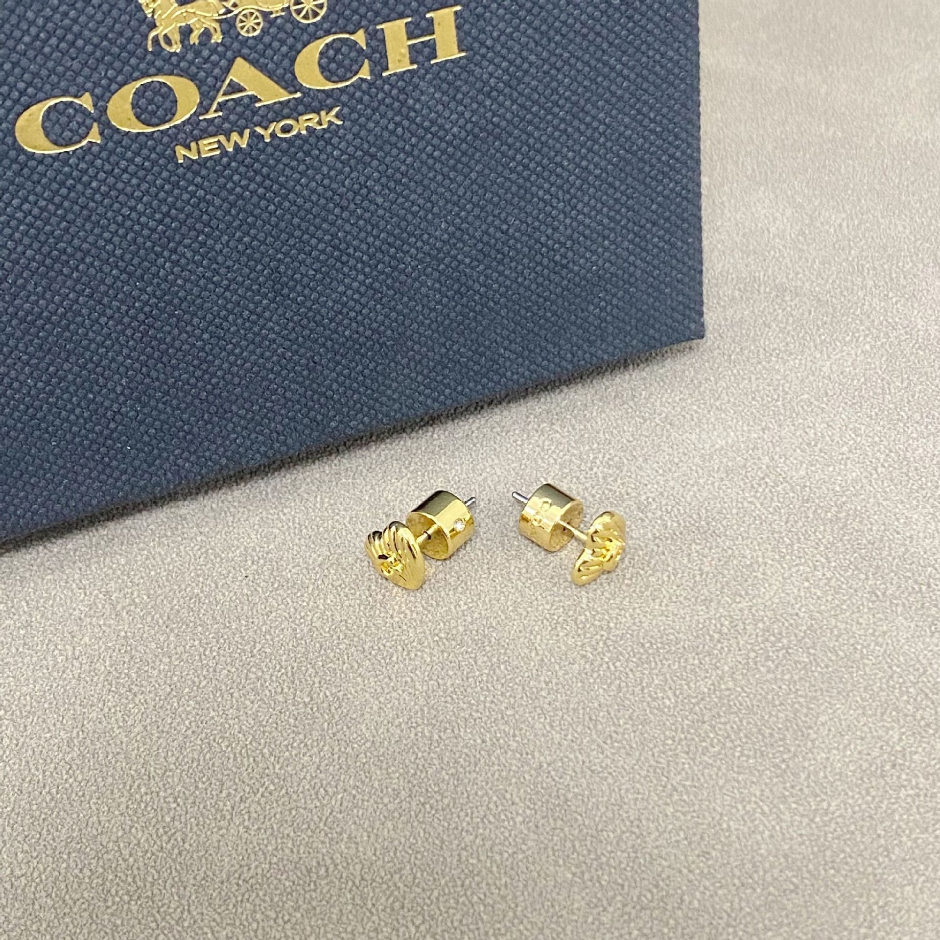COACHES EARRINGS (1)