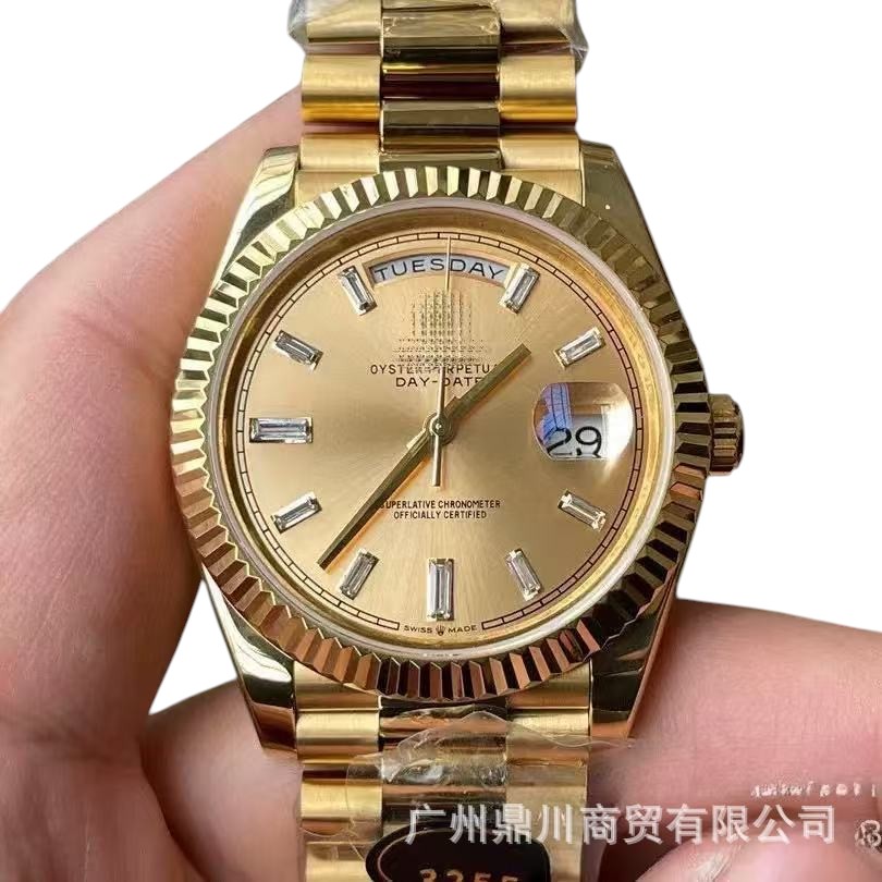 R WATCH (3) 3