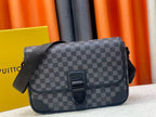 VL Crossbody Bag (21)