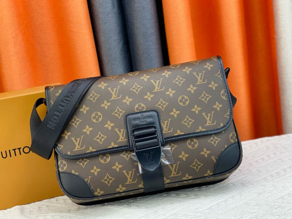 VL Crossbody Bag (21)