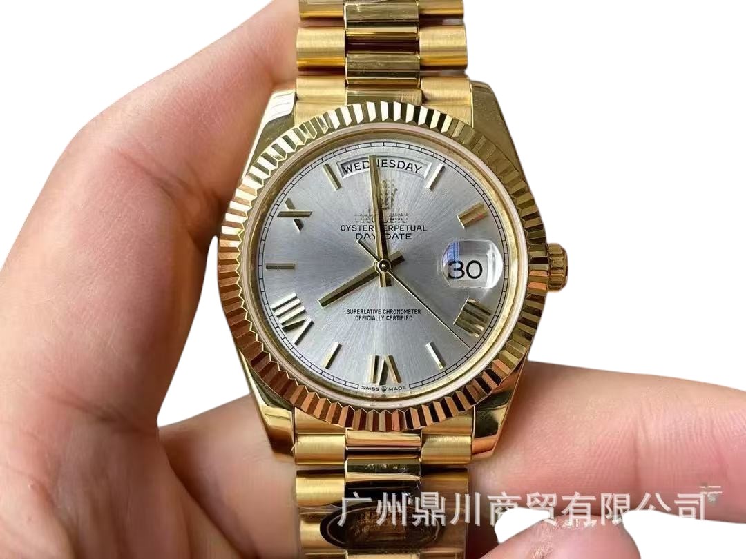 R WATCH (3) 19