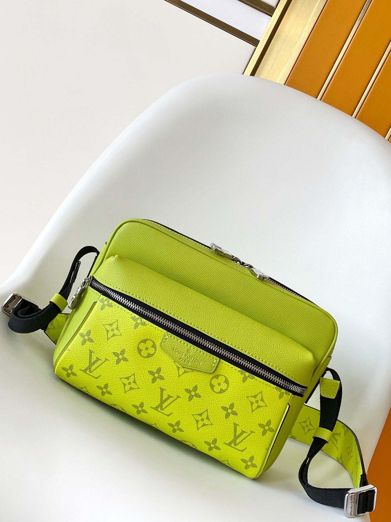 VL Crossbody Bag (21)