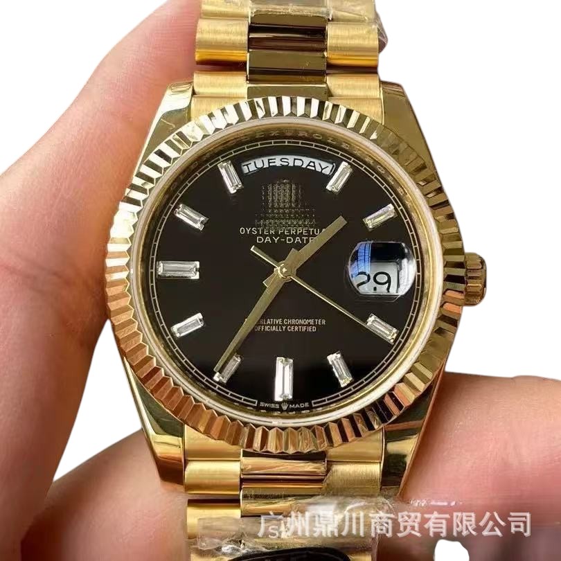 R WATCH (3) 12