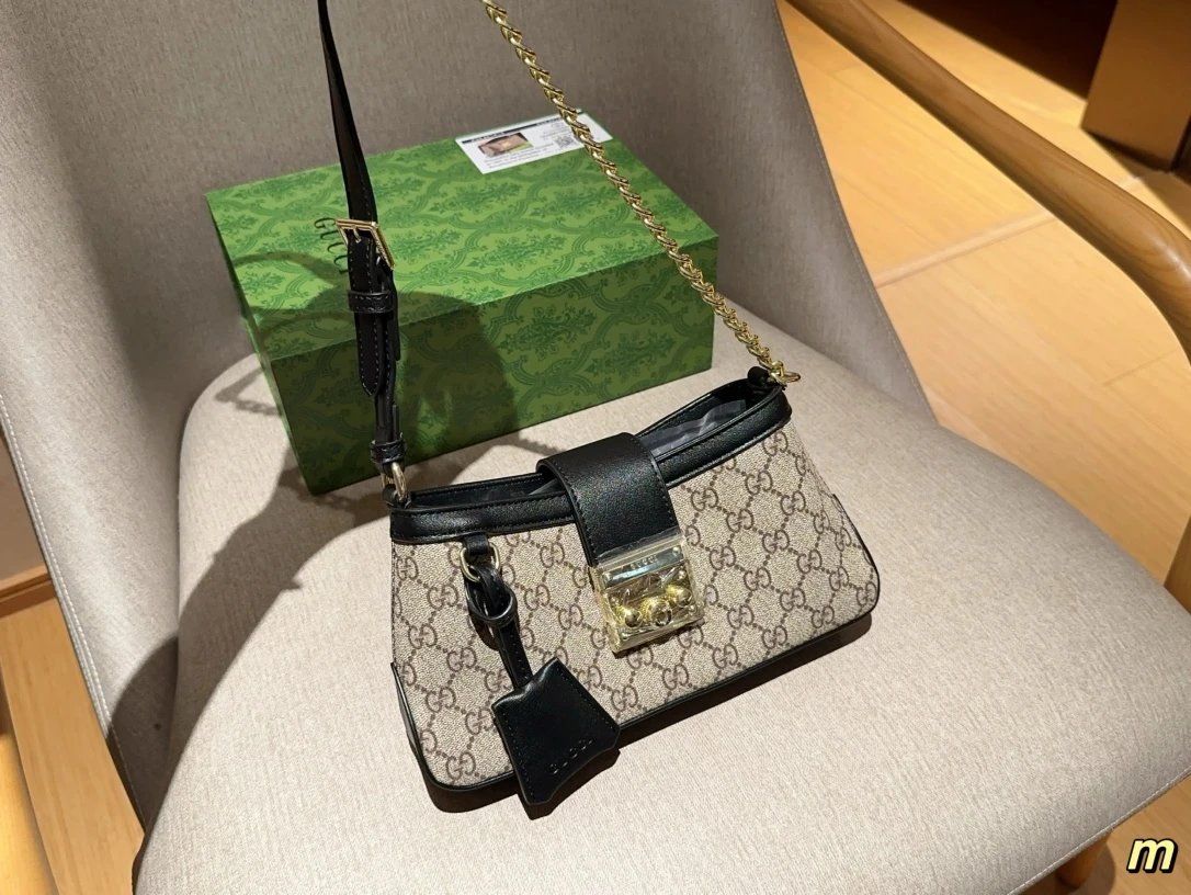 GUC Handbags (6) 5