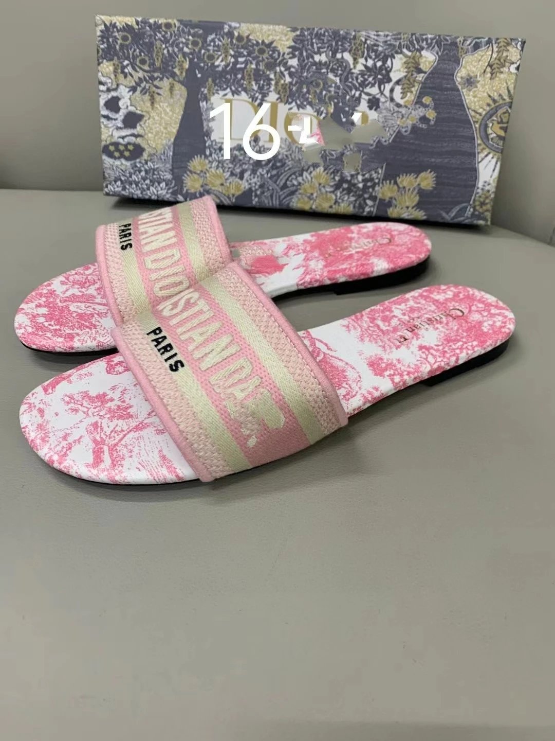 DIO Sandals 52
