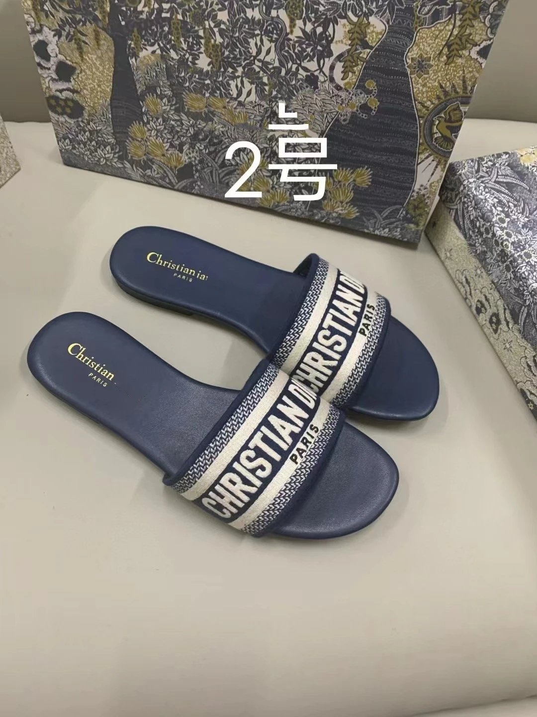DIO Sandals 44