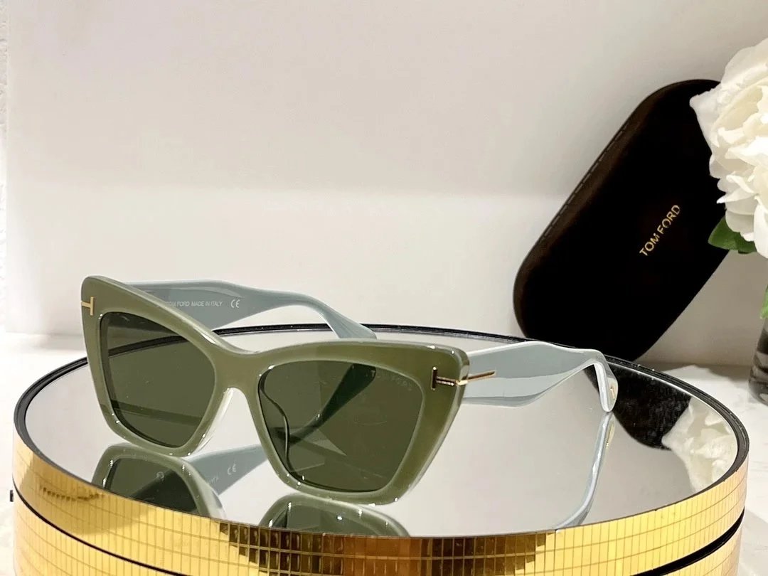 TOM SUNGLASSES (1) 22