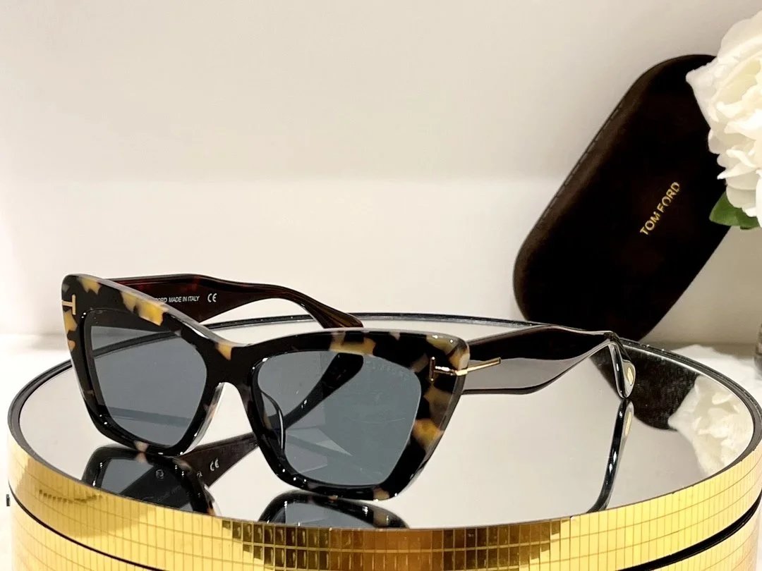 TOM SUNGLASSES (1) 23