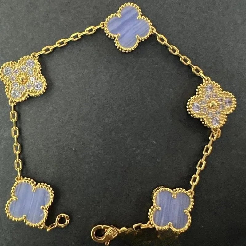 VAN CHE BRACELET (1) 27