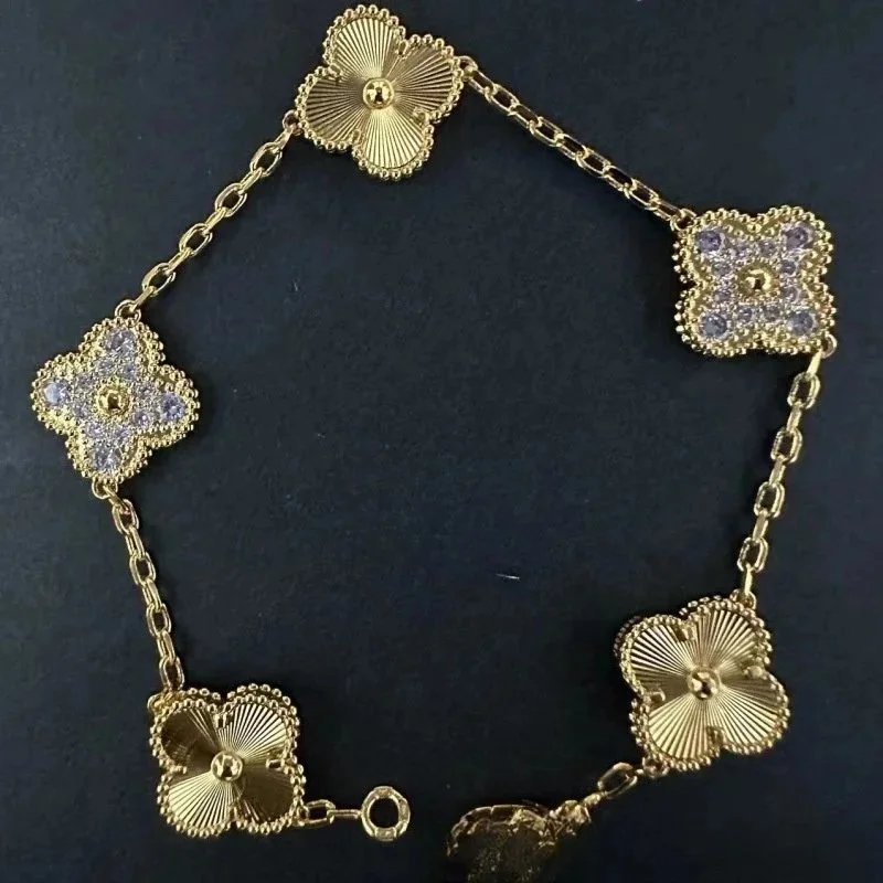 VAN CHE BRACELET (1) 31