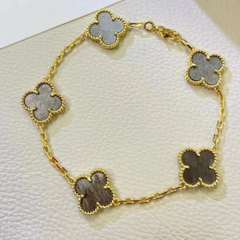 VAN CHE BRACELET (1) 18