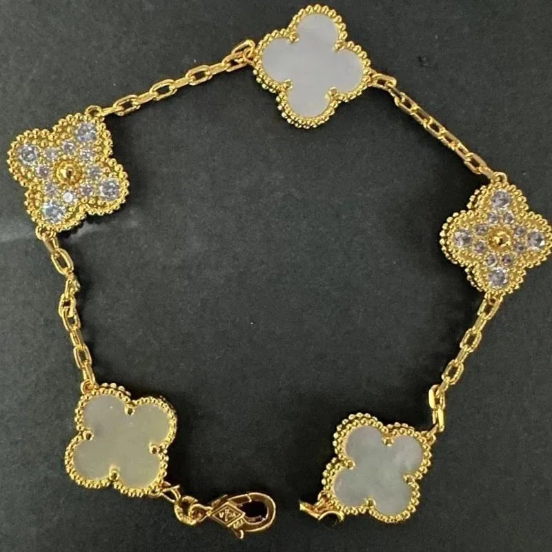 VAN CHE BRACELET (1) 22