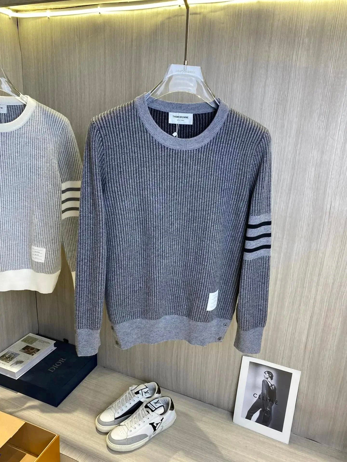 VL SWEATER (1) 22