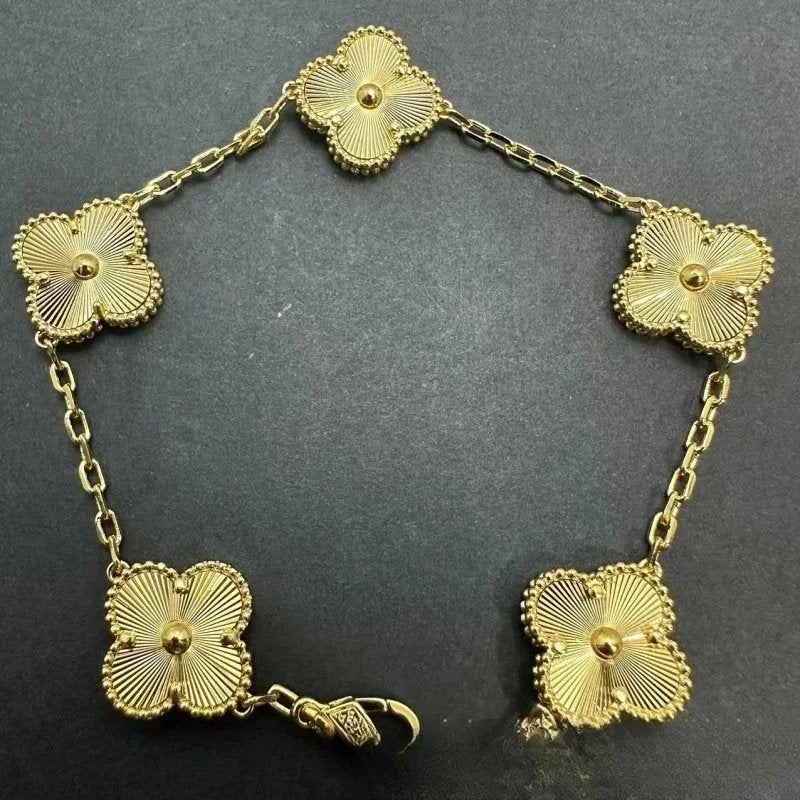 VAN CHE BRACELET (1) 13