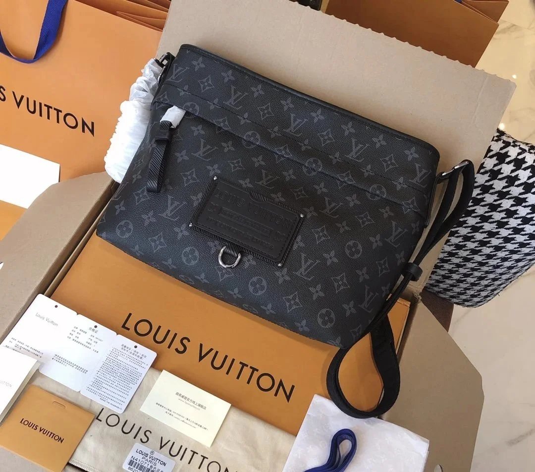 VL Handbags (2)