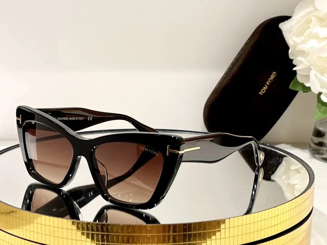 TOM SUNGLASSES (1) 19