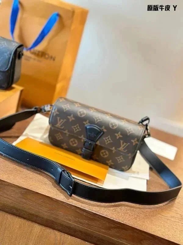VL Handbags (2)