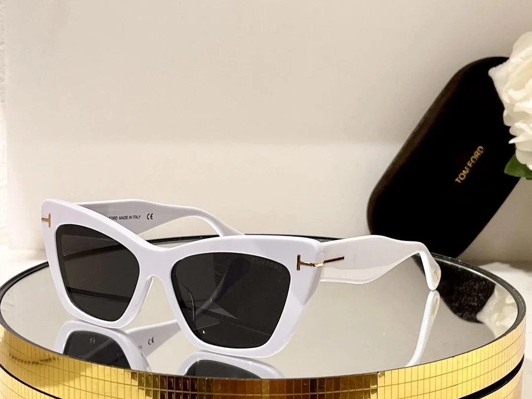 TOM SUNGLASSES (1) 25