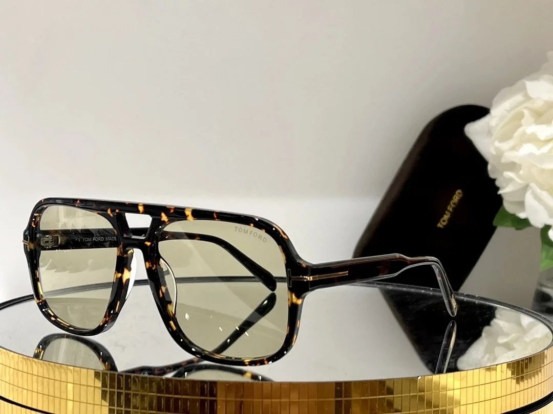 TOM SUNGLASSES (1) 16