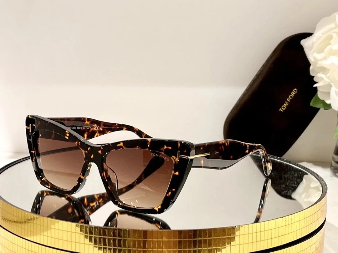TOM SUNGLASSES (1) 24