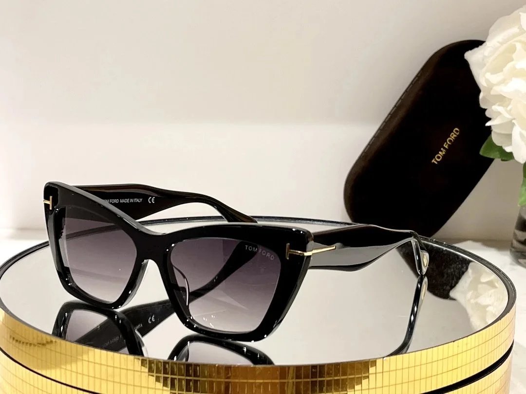 TOM SUNGLASSES (1) 21
