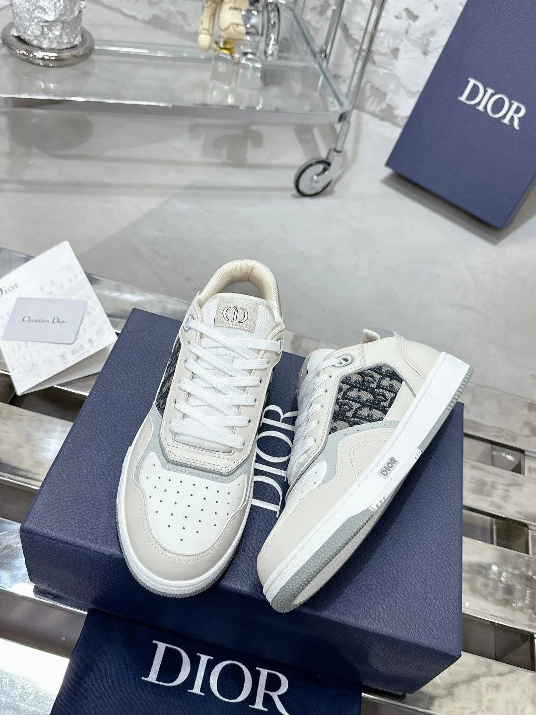 DIO Shoes (1) 42