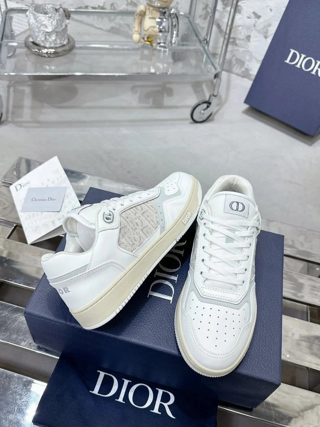 DIO Shoes (1) 38