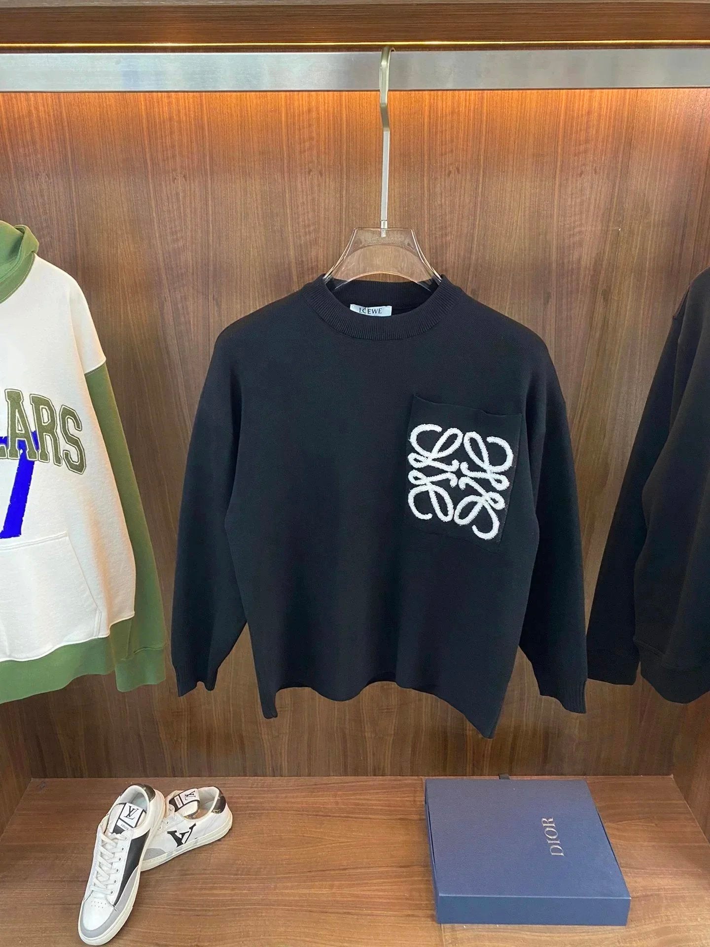 VL SWEATER (1) 16