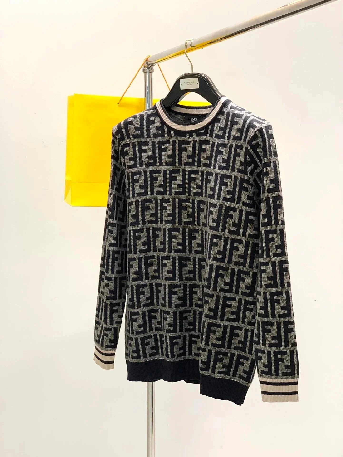 VL SWEATER (1) 21