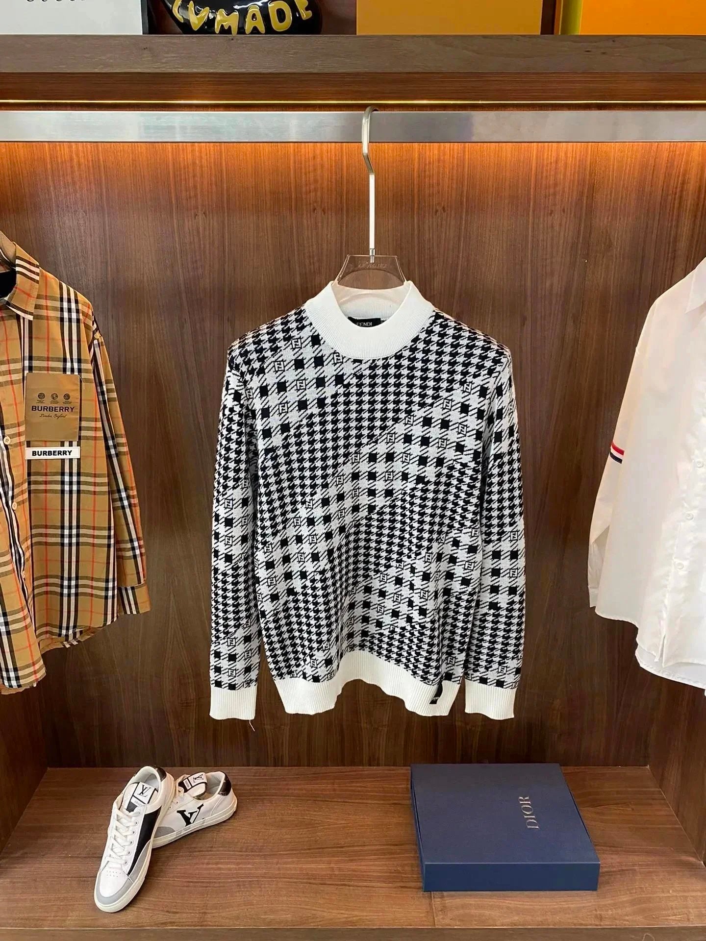 VL SWEATER (1) 27
