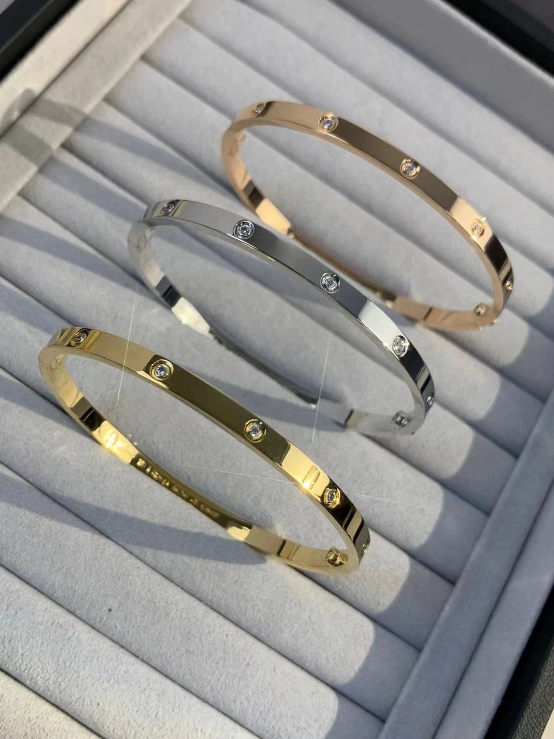 CART BRACELETS (2) 10
