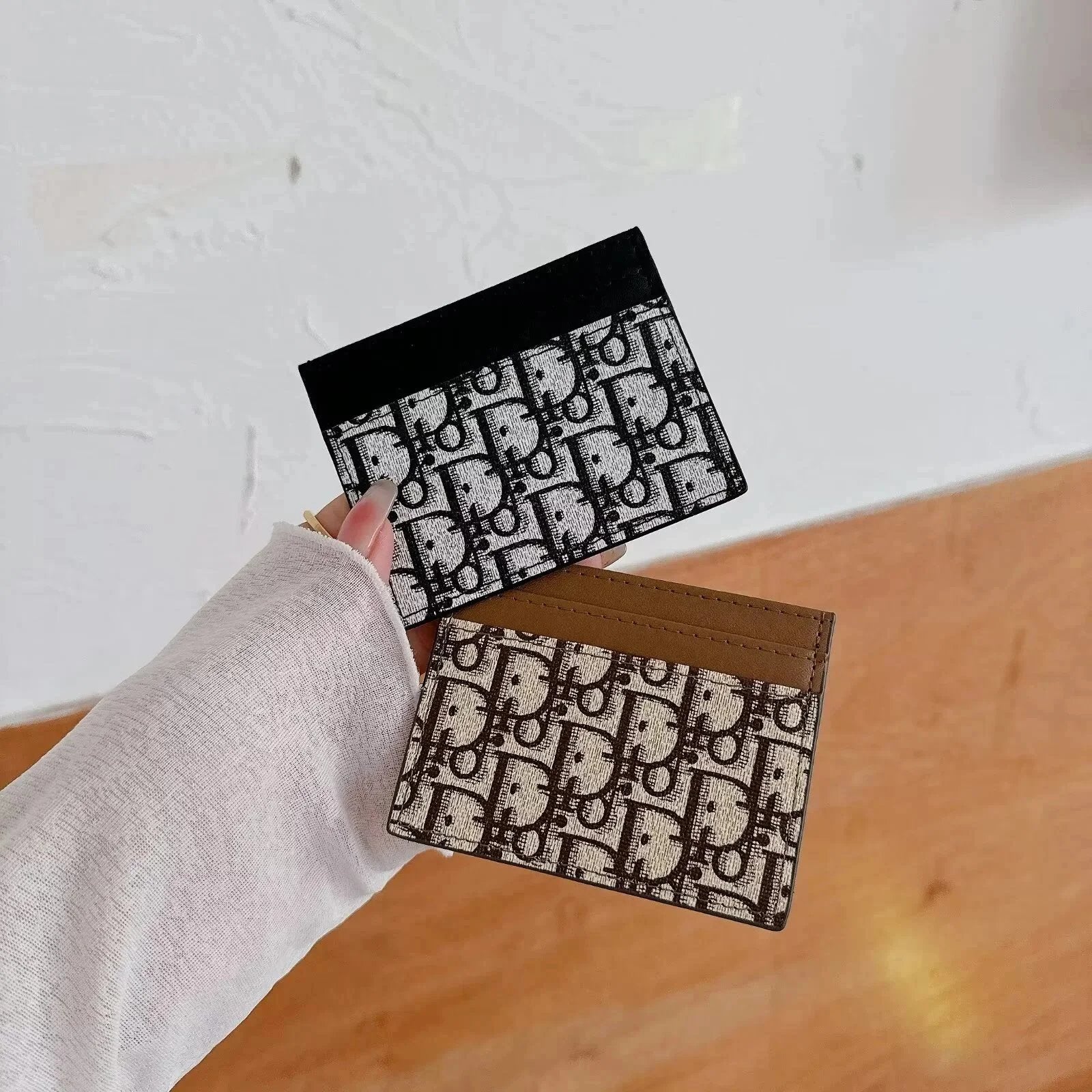 DIO CARDHOLDER (1) 3