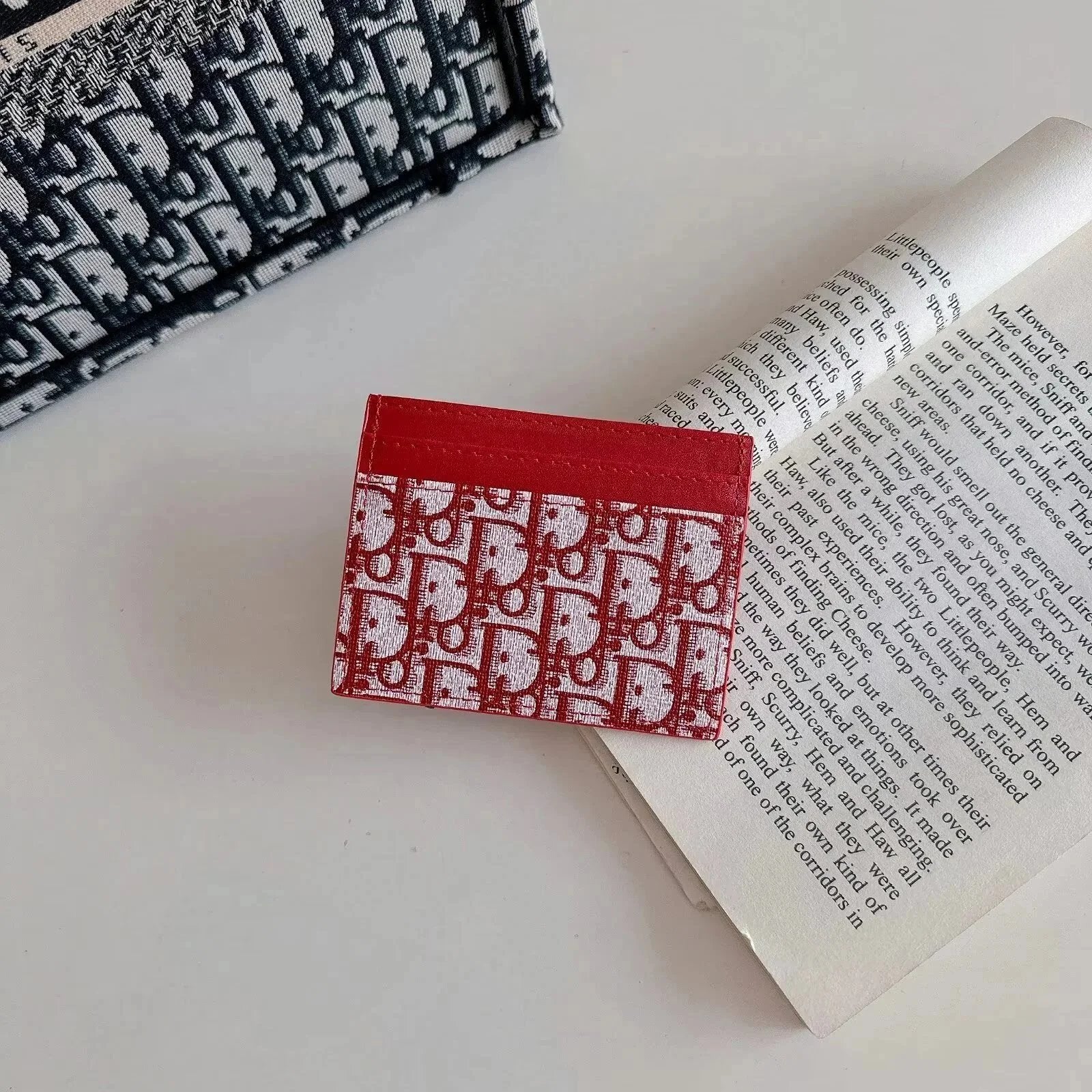 DIO CARDHOLDER (1) 18