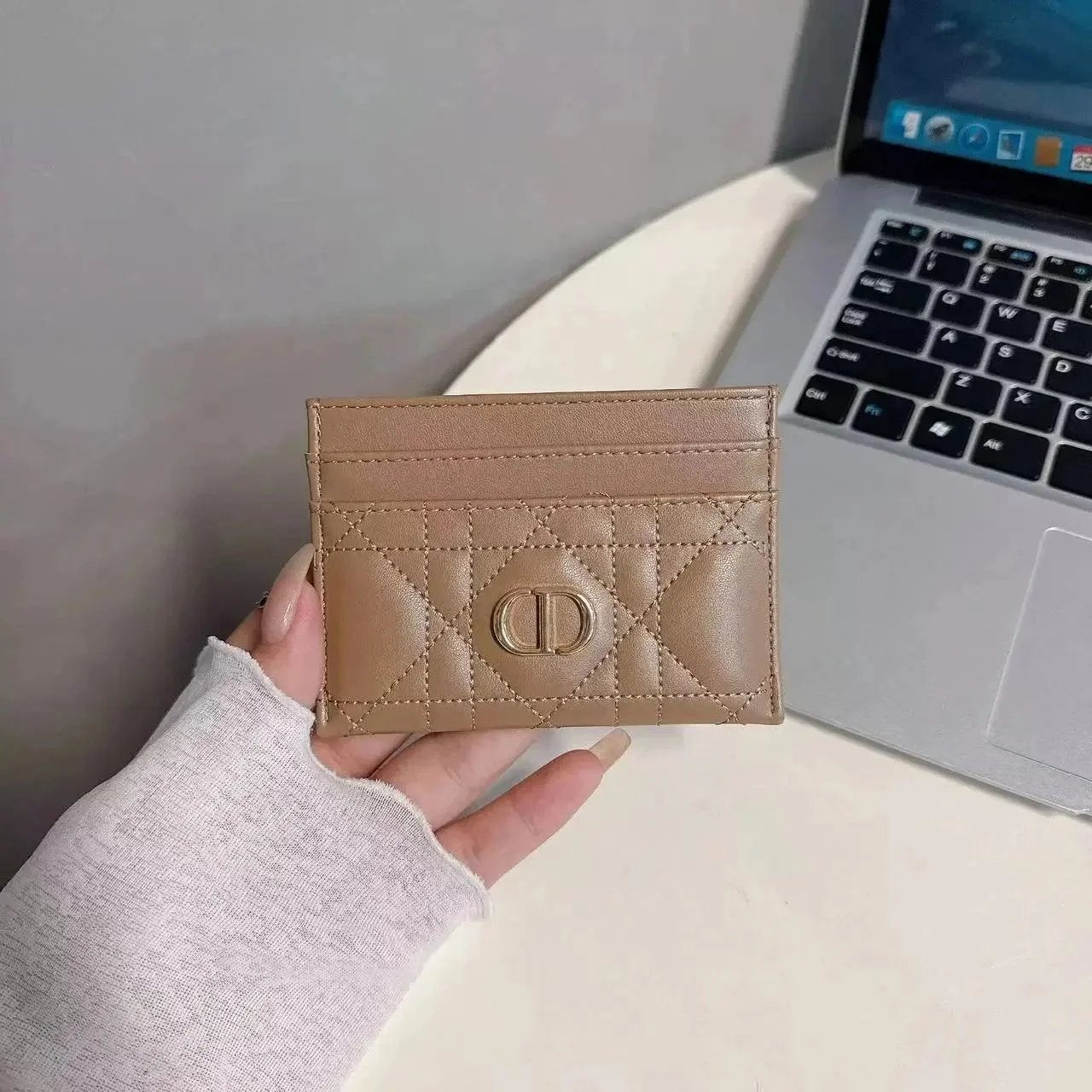 DIO CARDHOLDER (1) 34