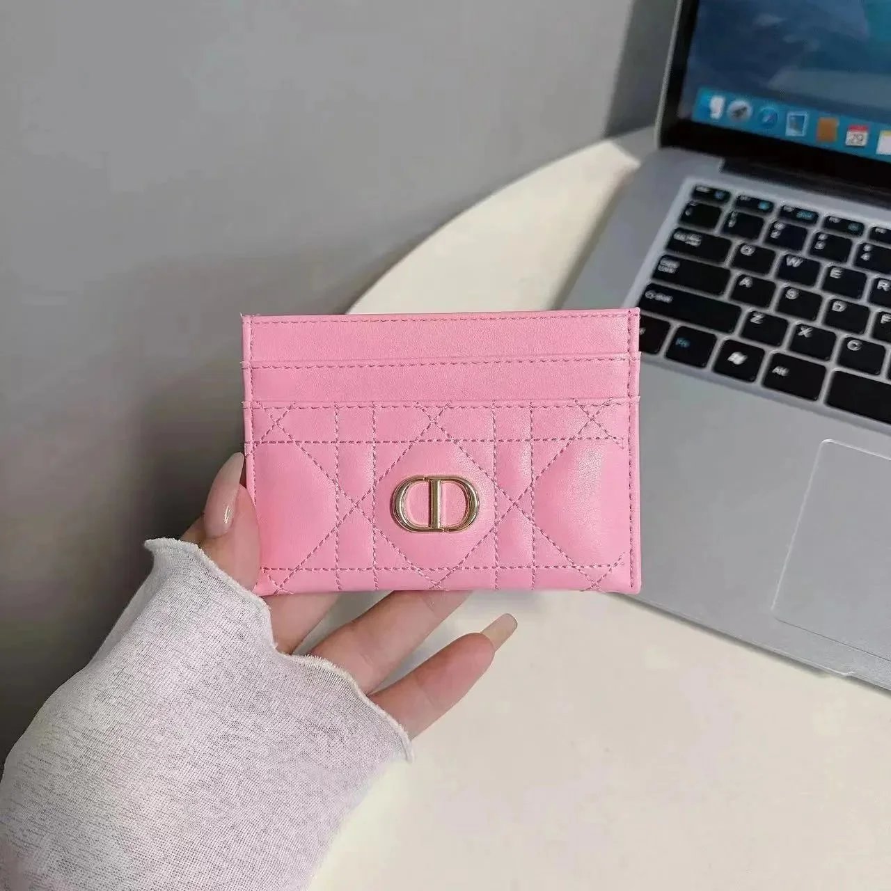 DIO CARDHOLDER (1) 33