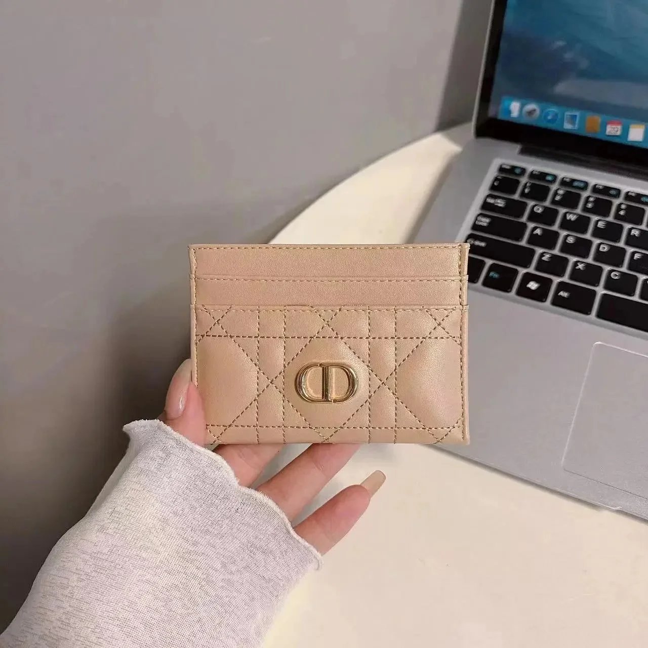 DIO CARDHOLDER (1) 35