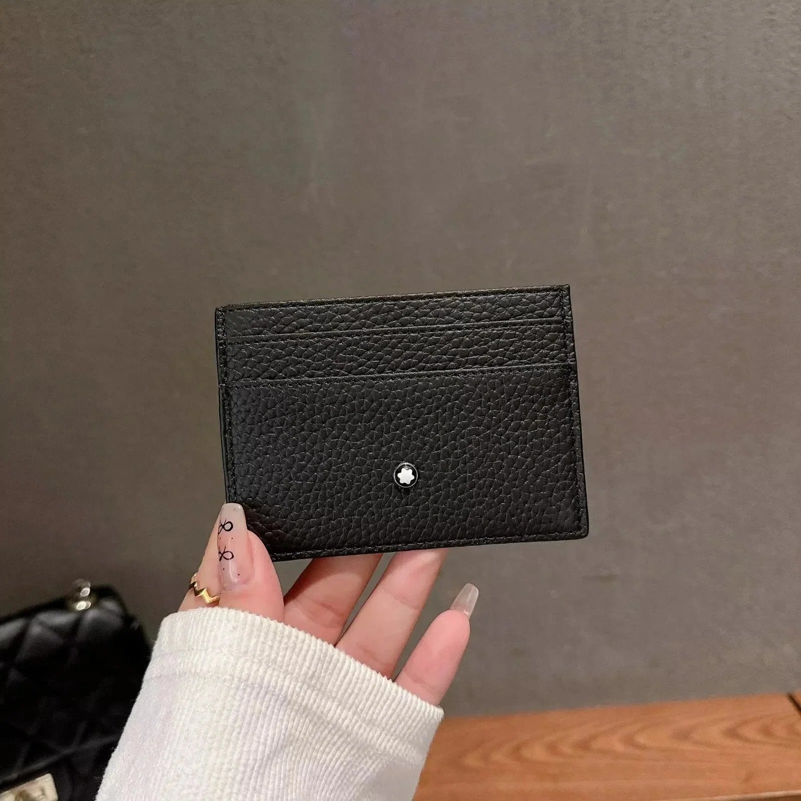 DIO CARDHOLDER (1) 39