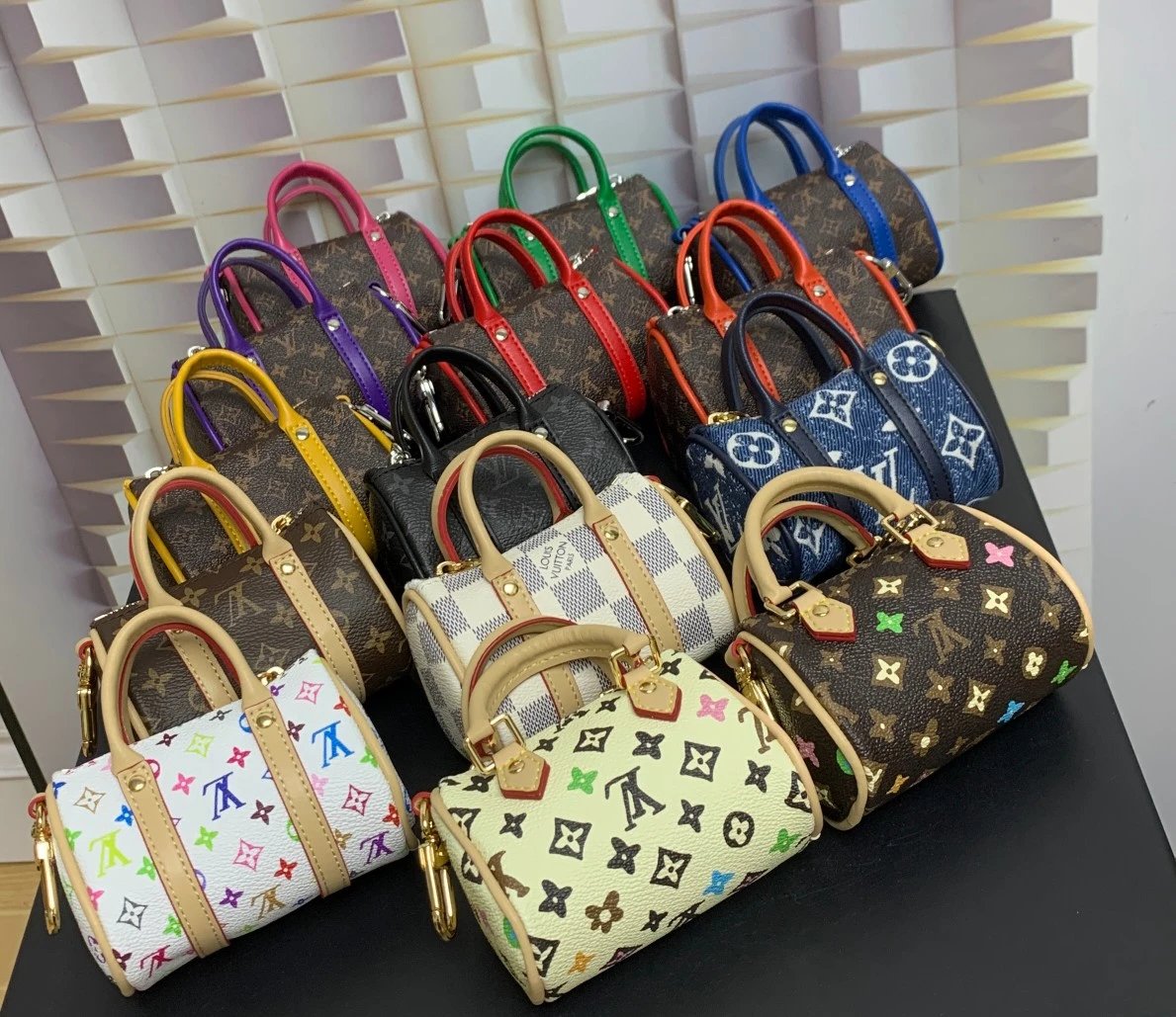 VL Handbags (9) 8