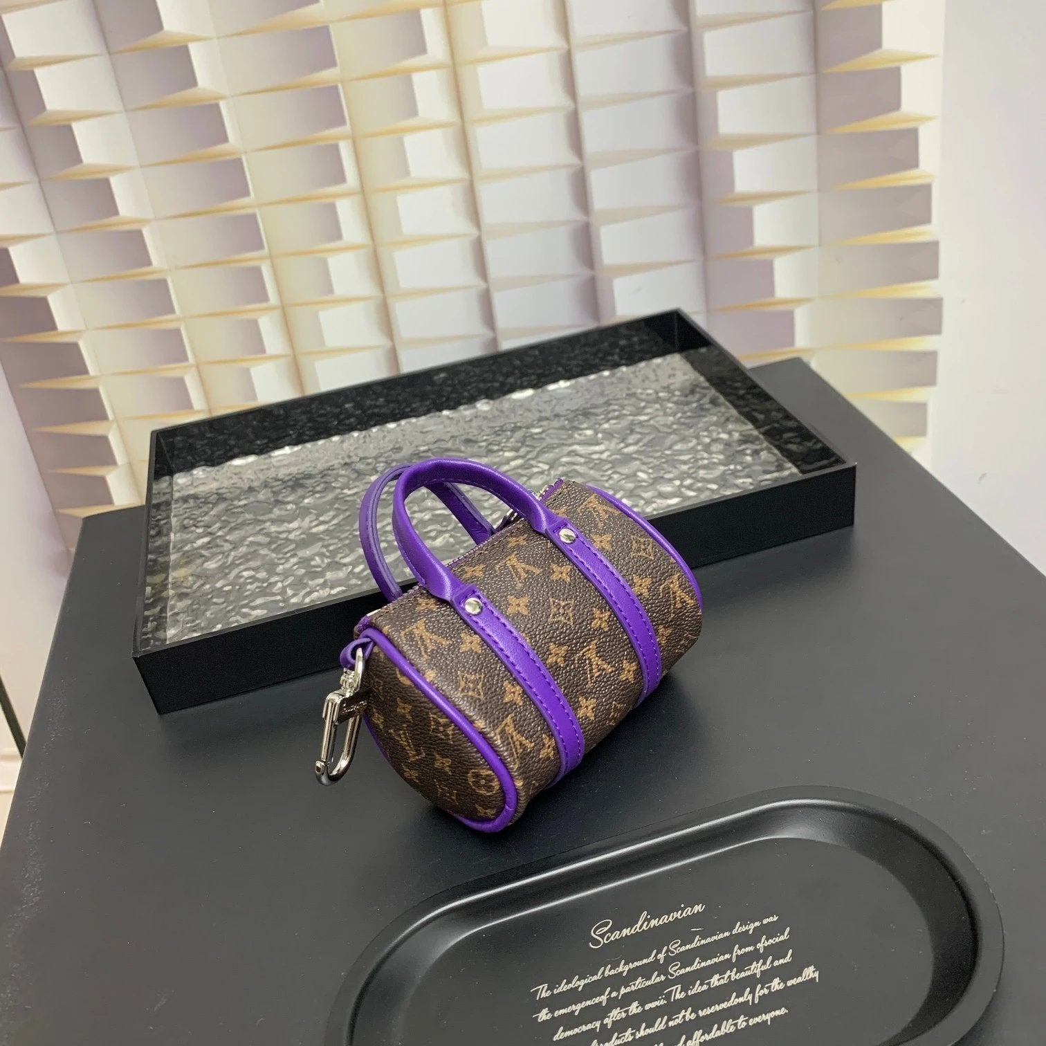 VL Handbags (9) 13