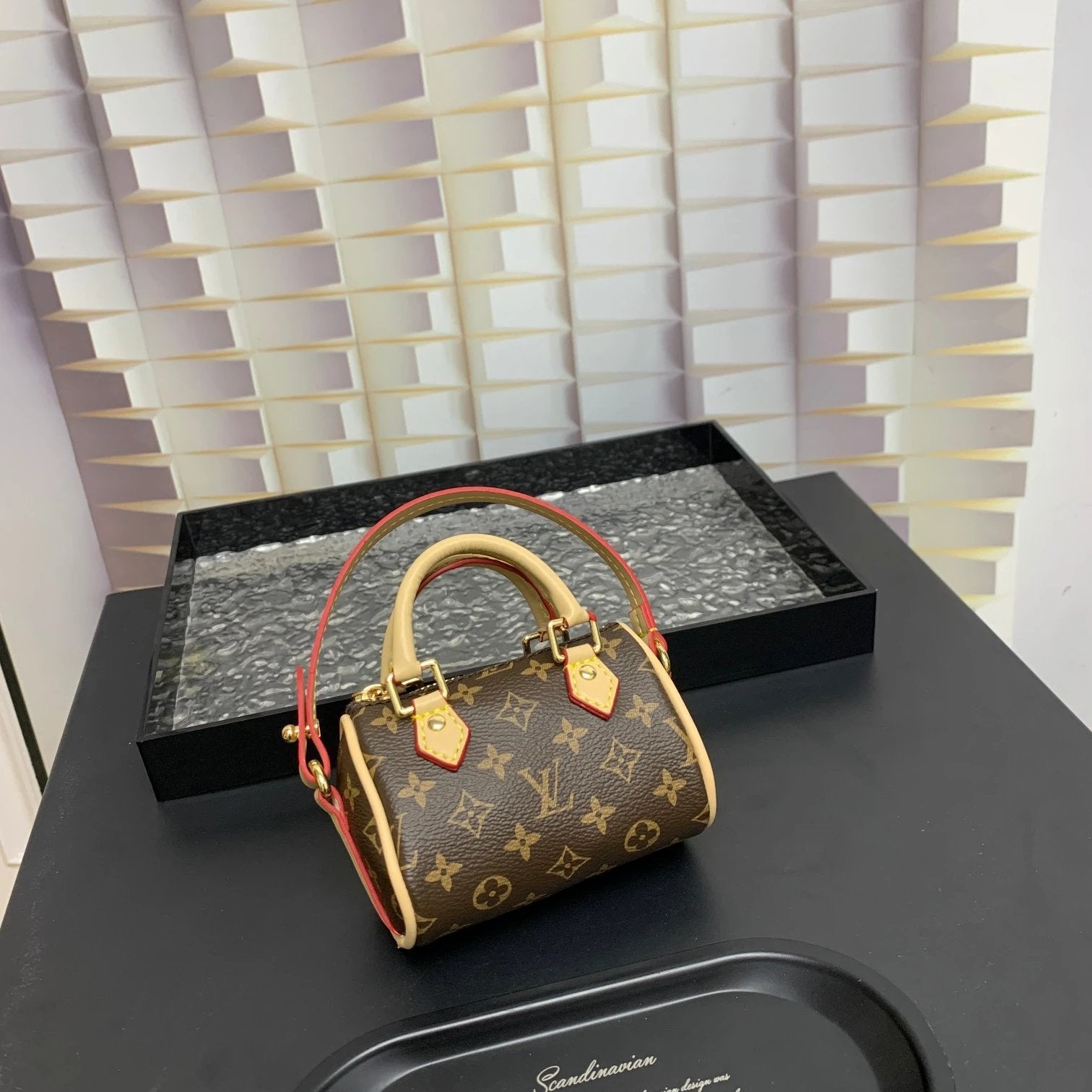 VL Handbags (9) 6