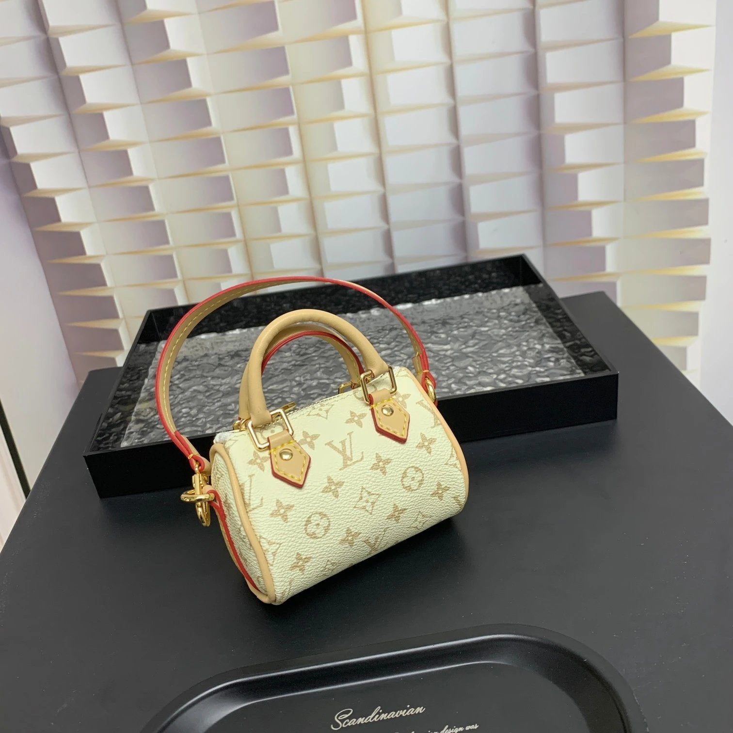 VL Handbags (9) 3