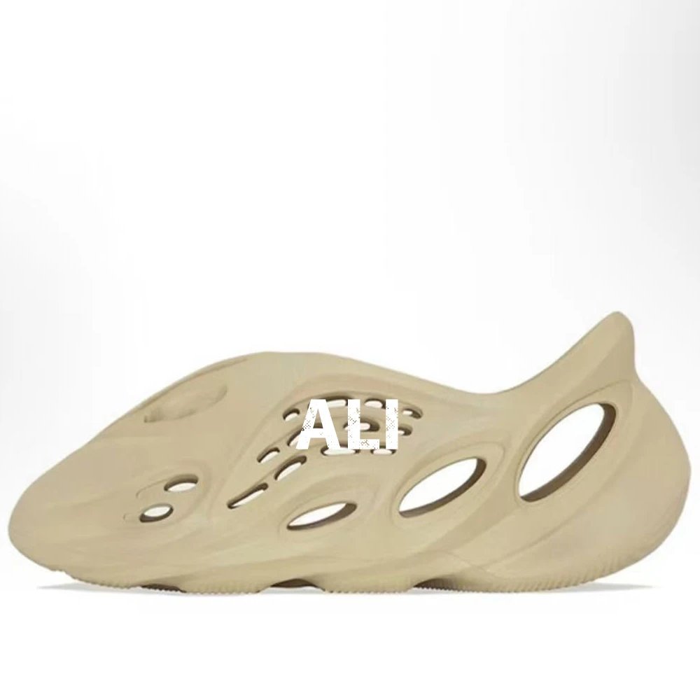 YEE SHOES (3) 18