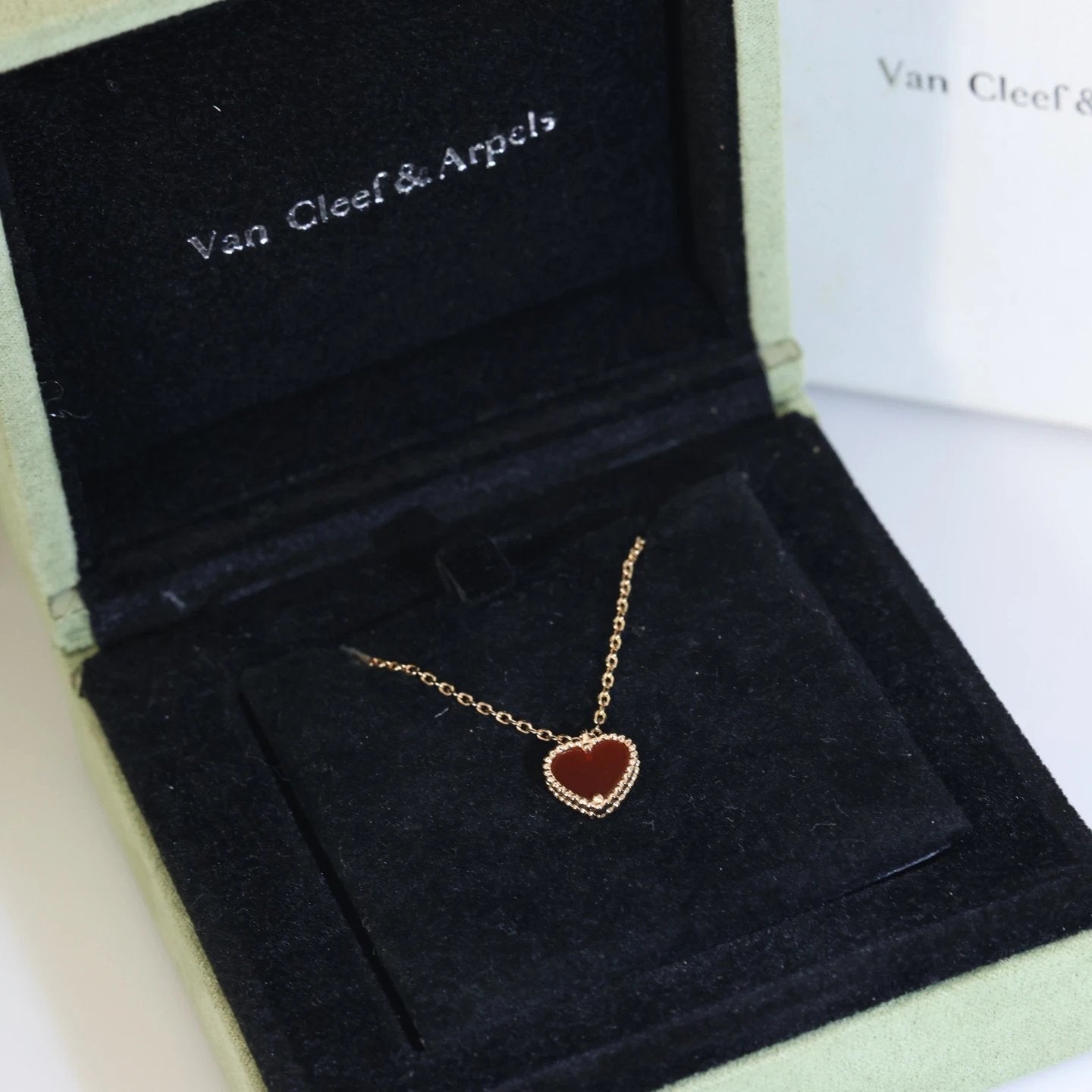 VAN CHE NECKLACES (1) 5