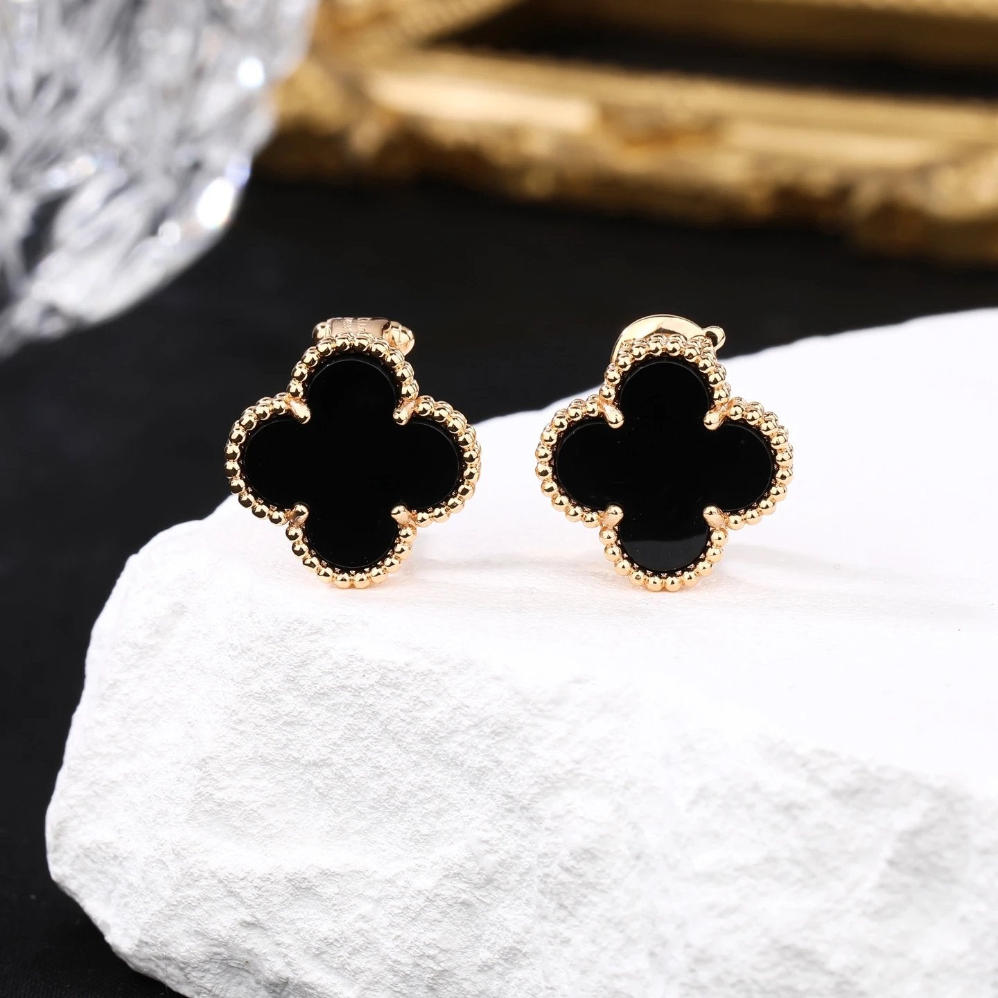VAN CHE NECKLACES (1) 26