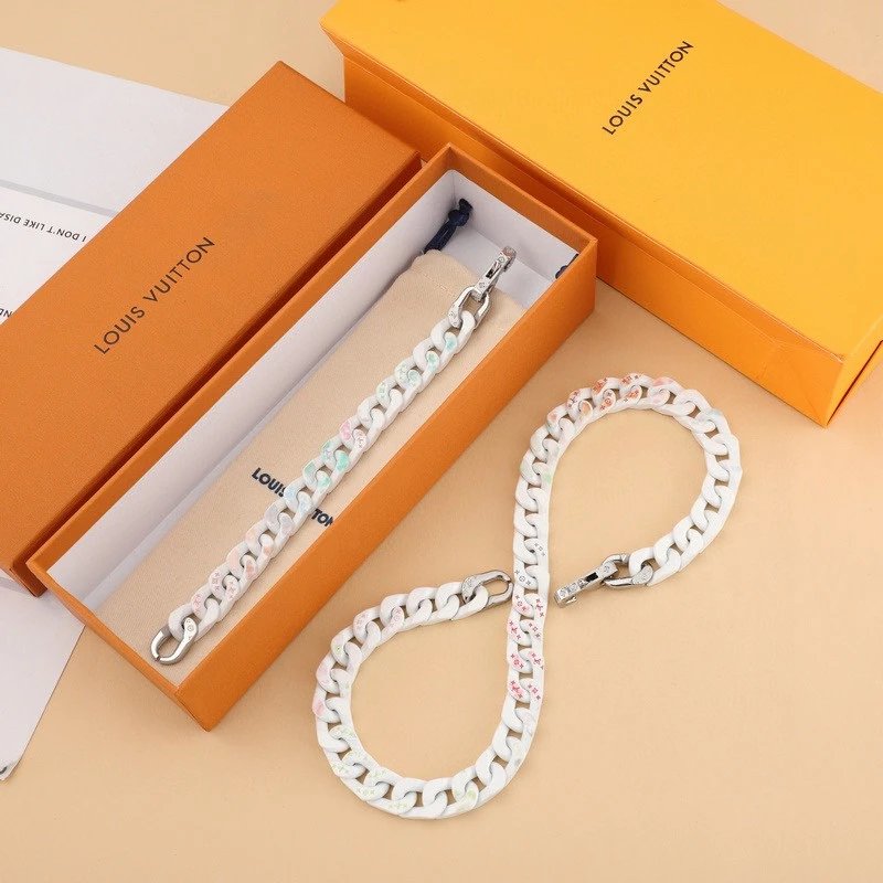 VL BRACELETS (2) 10