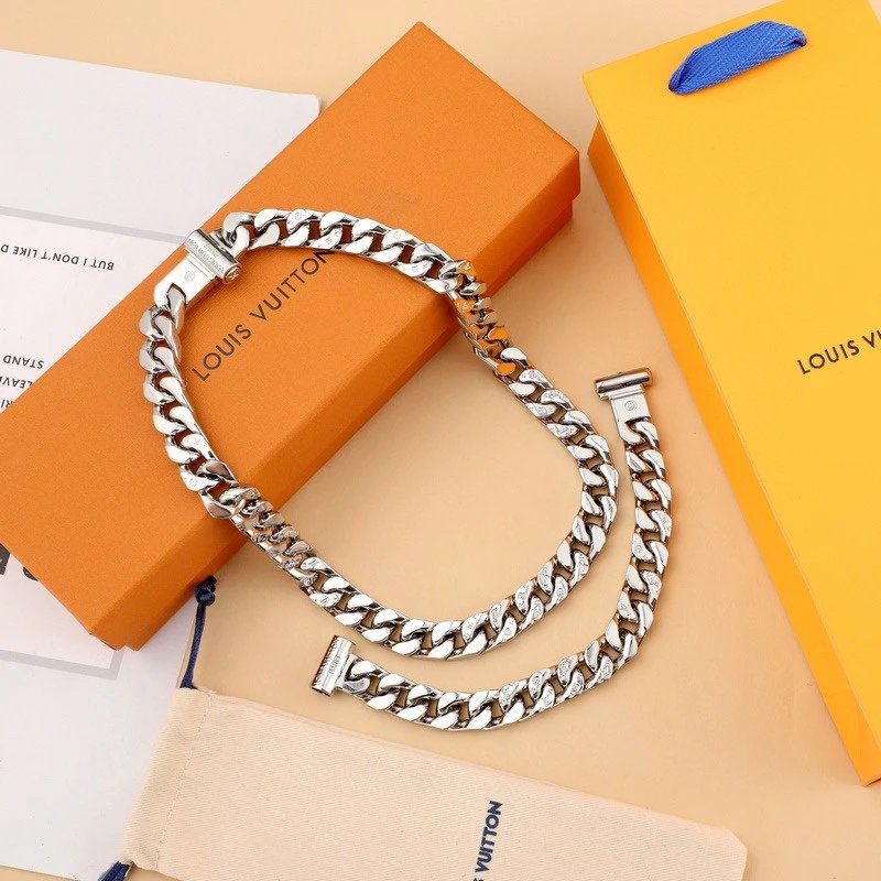 VL BRACELETS (2) 8